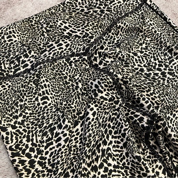 Nike Woman’s Dri Fit Leggings - Picture 4 of 5